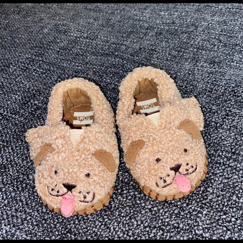 Baby TOMS Brown/Tan Dog Slippers Size 1 Very Gently Used